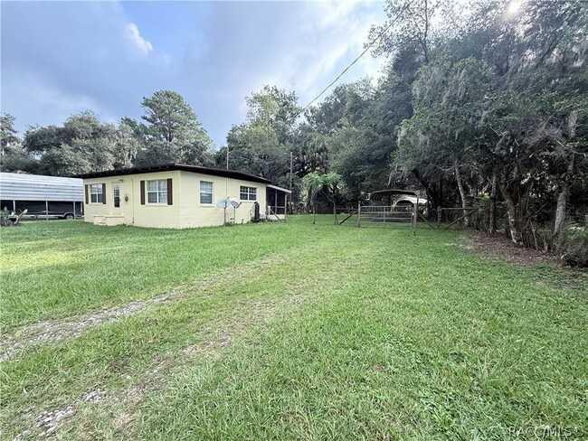 Building Photo - 10715 N Northcut Ave