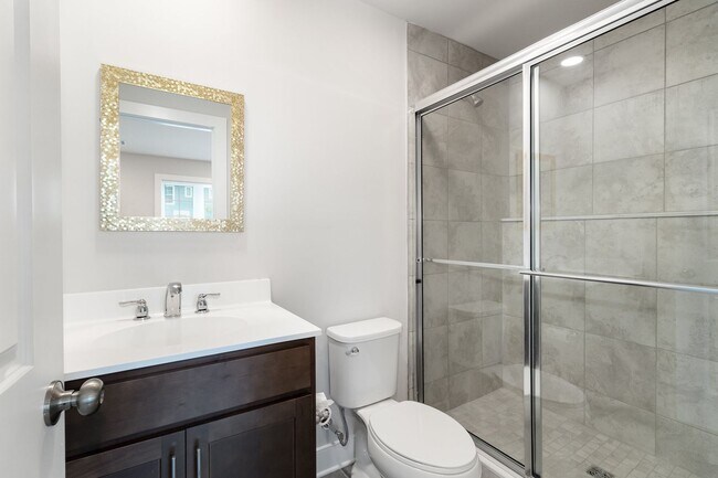 Building Photo - 10 Seover Wy