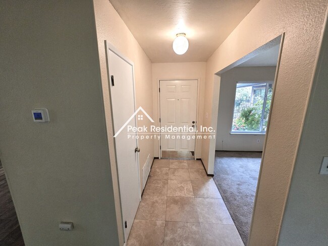 Building Photo - Wonderful 4bd/2ba Citrus Heights Home!