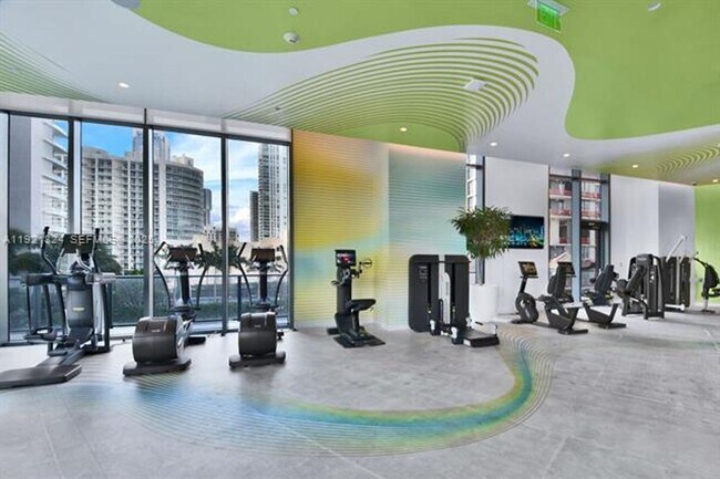 Building Photo - 501 NE 31st St