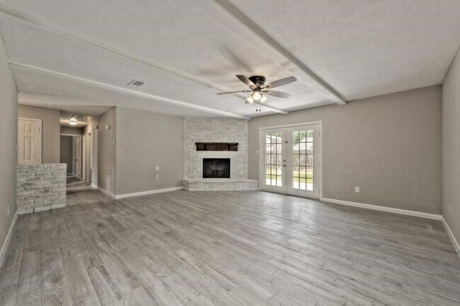 Building Photo - 23906 Spring Towne Dr