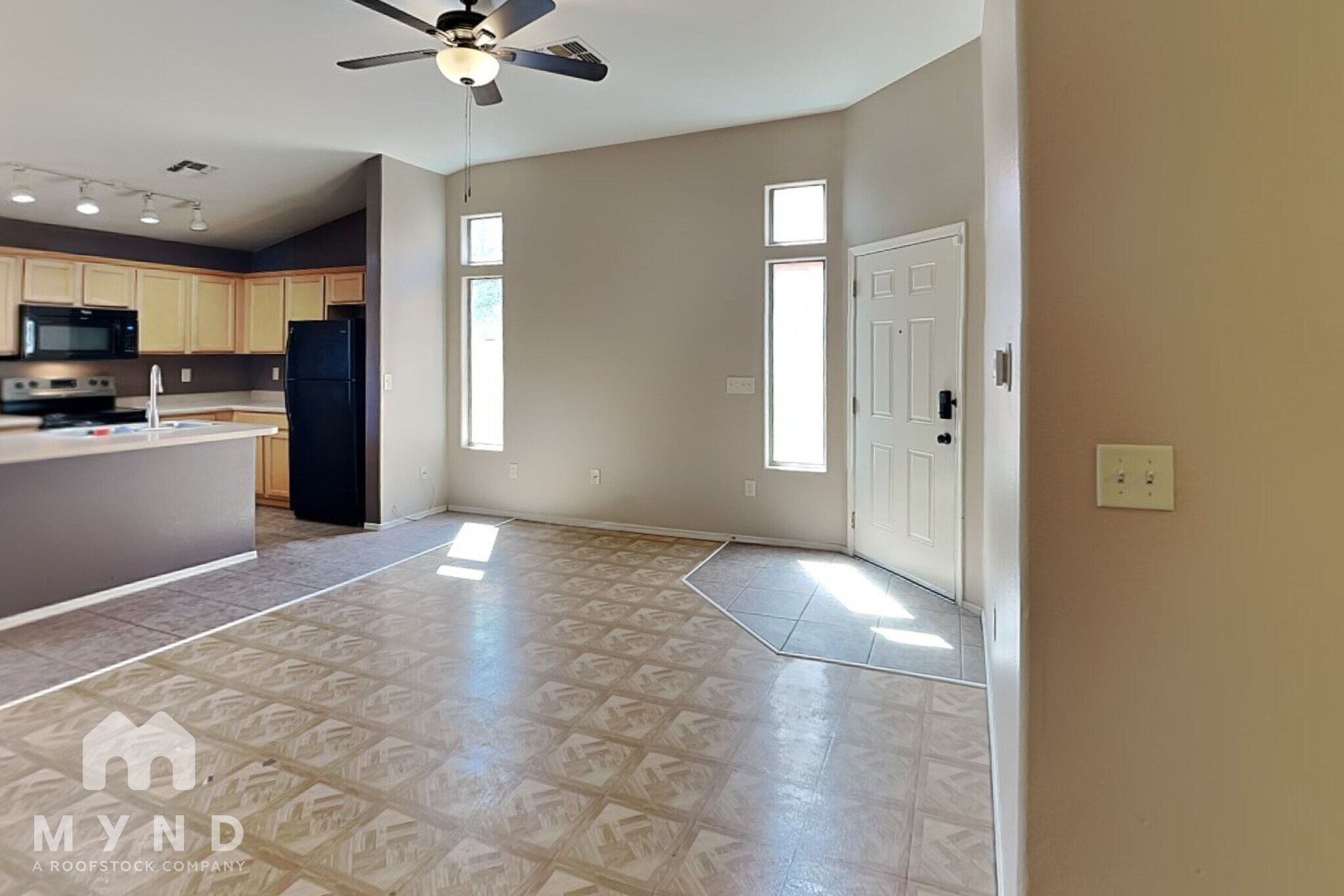 Building Photo - 2018 E Calle Arroyo Lindo