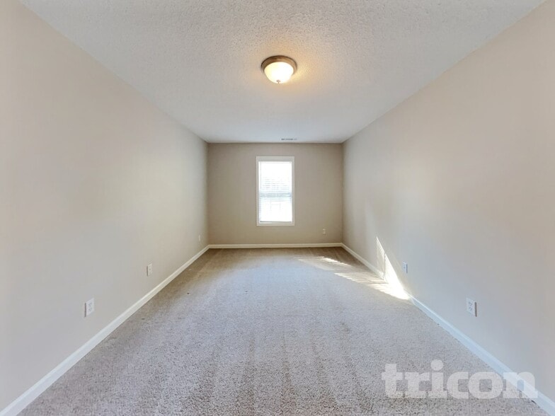 Building Photo - 225 Mels Way