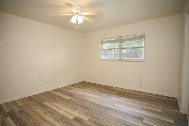 Building Photo - 1421 NW 6th Pl