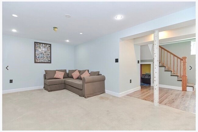 Building Photo - 36 Alleyne St
