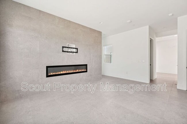 Building Photo - 32195 Daybrook Ter