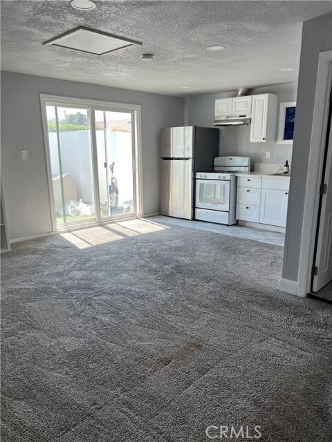 Building Photo - 7068 Calvin Ave