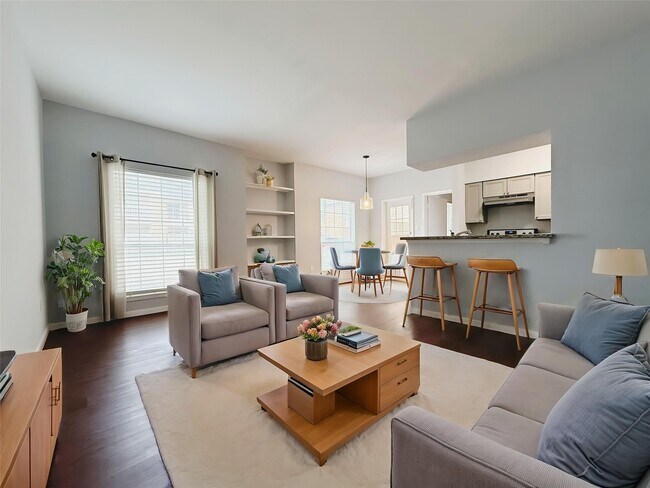 Building Photo - 2626 Holly Hall St