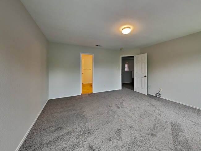 Building Photo - 1435 Durango St
