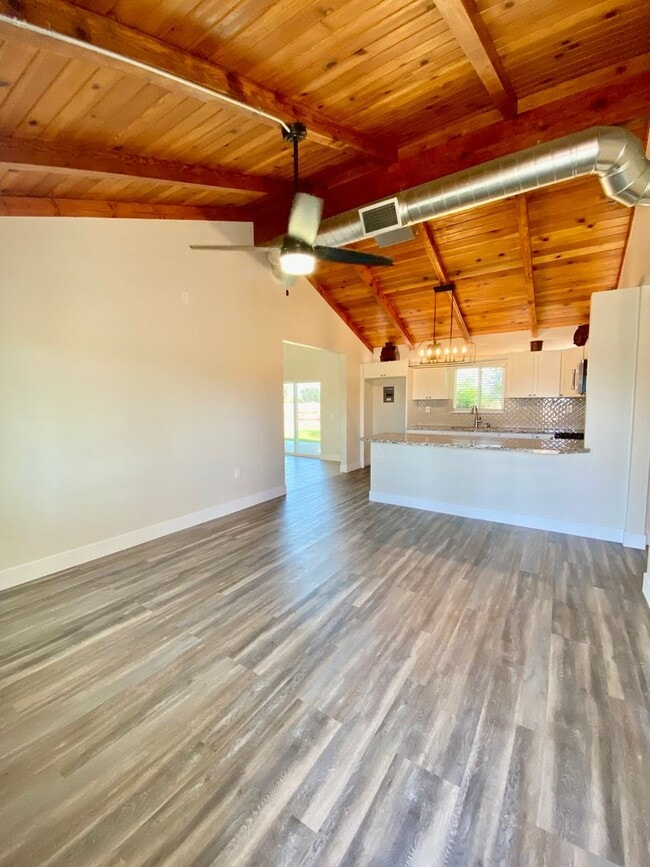 Building Photo - Magnificent Views – 2 Bed, 1 Bath Gem – A ...