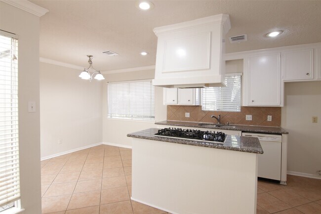 Building Photo - 15127 Grove Gardens Dr