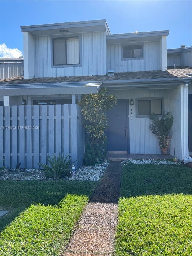 Building Photo - 1422 Amanda St