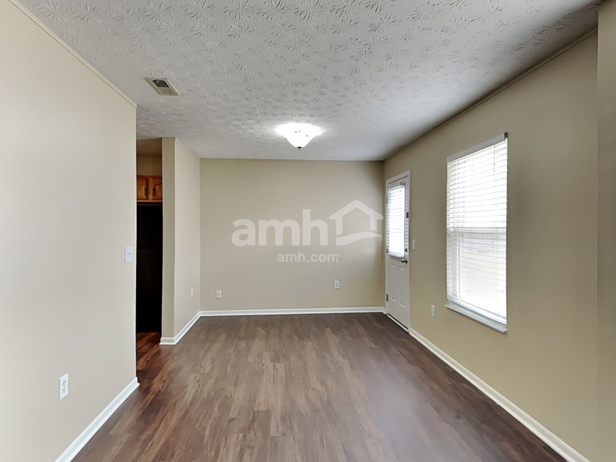 Building Photo - 918 Kreider Ct