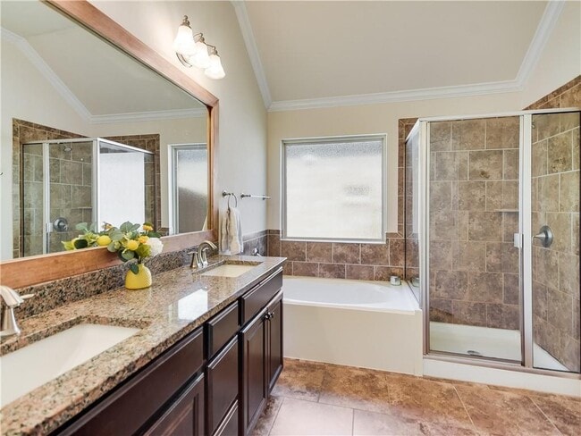 Building Photo - 701 Cardenas Ln