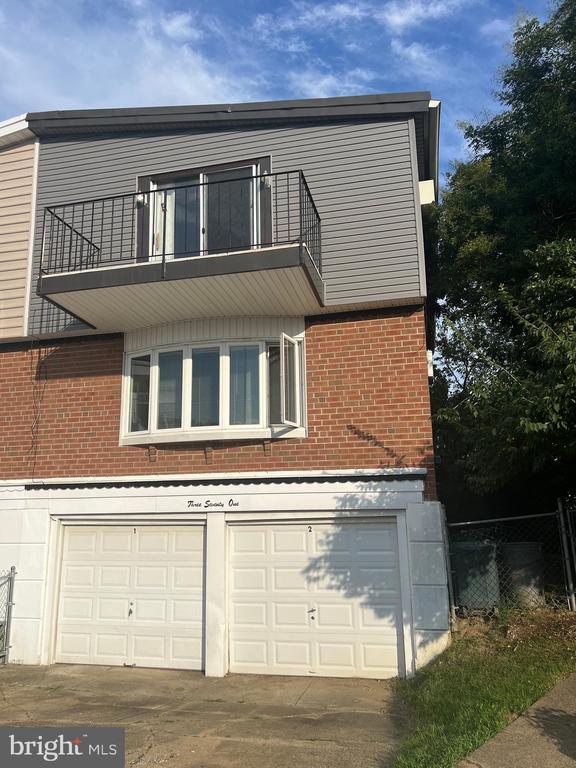 Building Photo - 371 Avon St