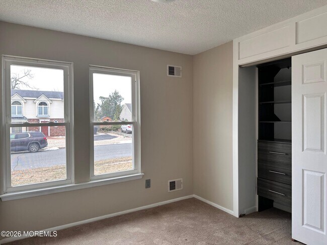 Building Photo - 24 Anchor Rd