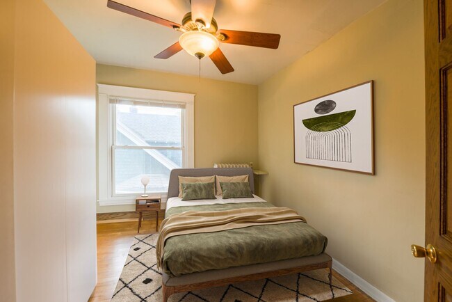 Building Photo - 4849 Vincent Ave S