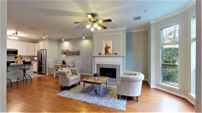 Building Photo - 2104 Gillette St