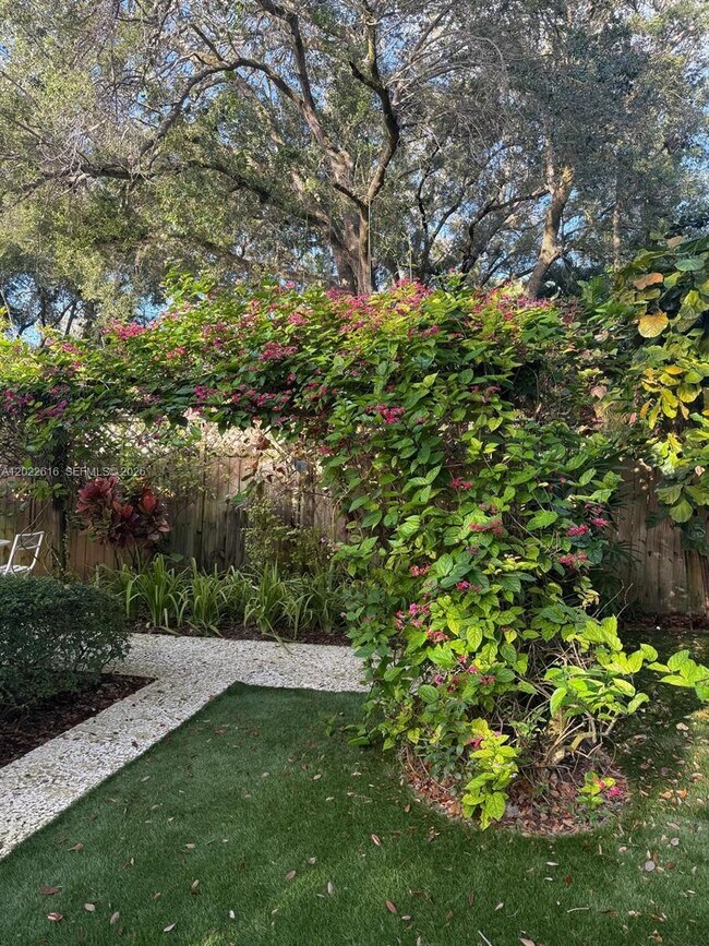 Building Photo - 6851 SW 77th Terrace