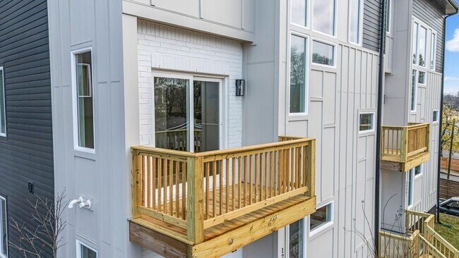 Building Photo - 1244 1st Ave S