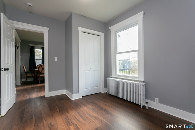 Building Photo - 101 Laurel St