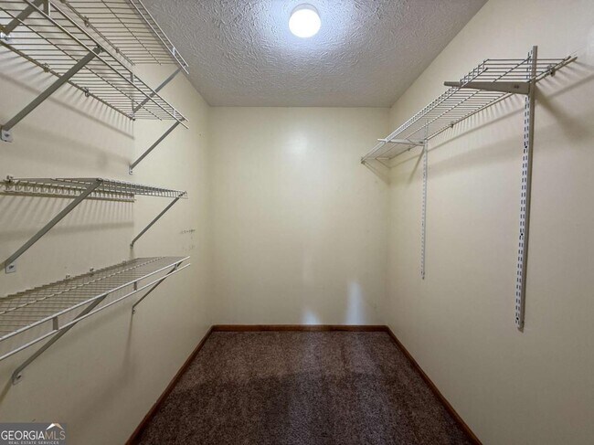 Building Photo - 4069 Shady Dr NW