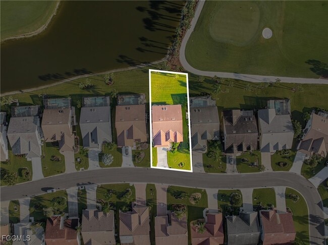 Building Photo - 12630 Kelly Palm Dr