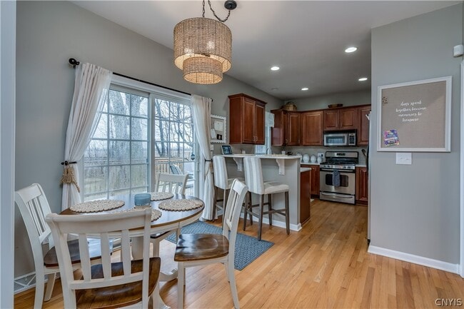 Building Photo - 117 MillCreek Ln