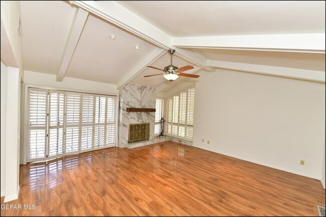 Building Photo - 5852 Mira Serena Dr