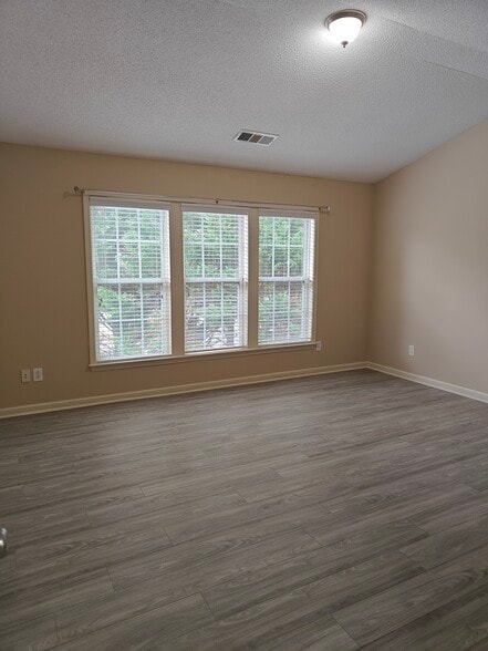 Master Bedroom - 2401 Elkhorn Ter