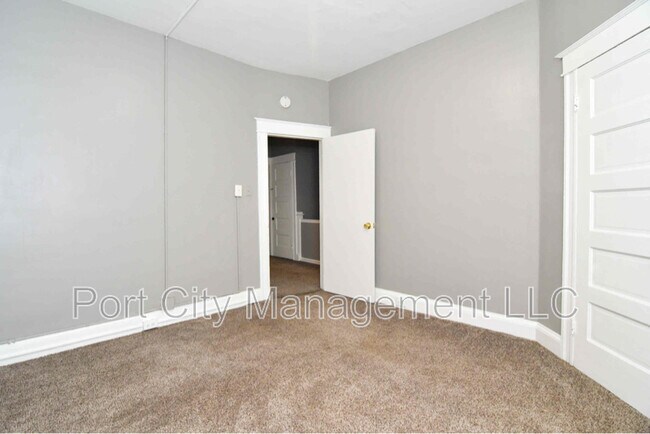 Building Photo - 5 S Wickham Rd