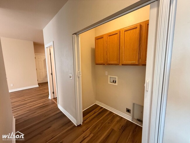 Building Photo - Spacious 3BR/2BA Duplex – Comfort Meets Co...