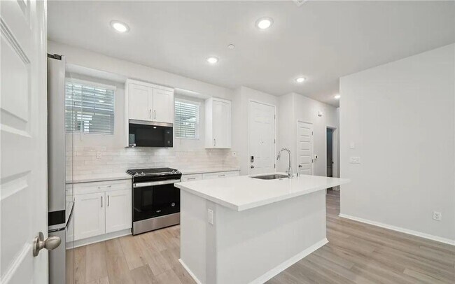 Building Photo - 40411 Via Cava