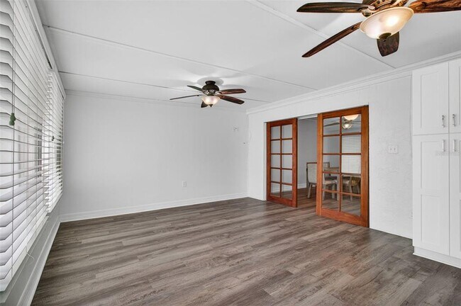 Building Photo - 6660 Cape Hatteras Way NE