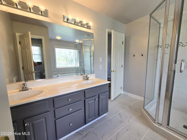 Building Photo - 315 Orchard Dr