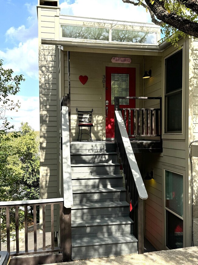 Building Photo - 2205 Spring Creek Dr