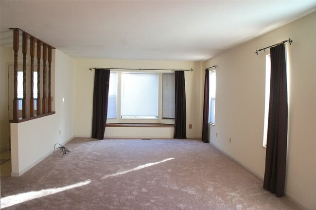 Building Photo - 1420 Royal Oak Ct