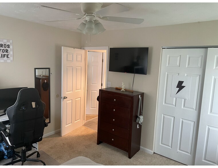 Building Photo - 501 Mohican Dr