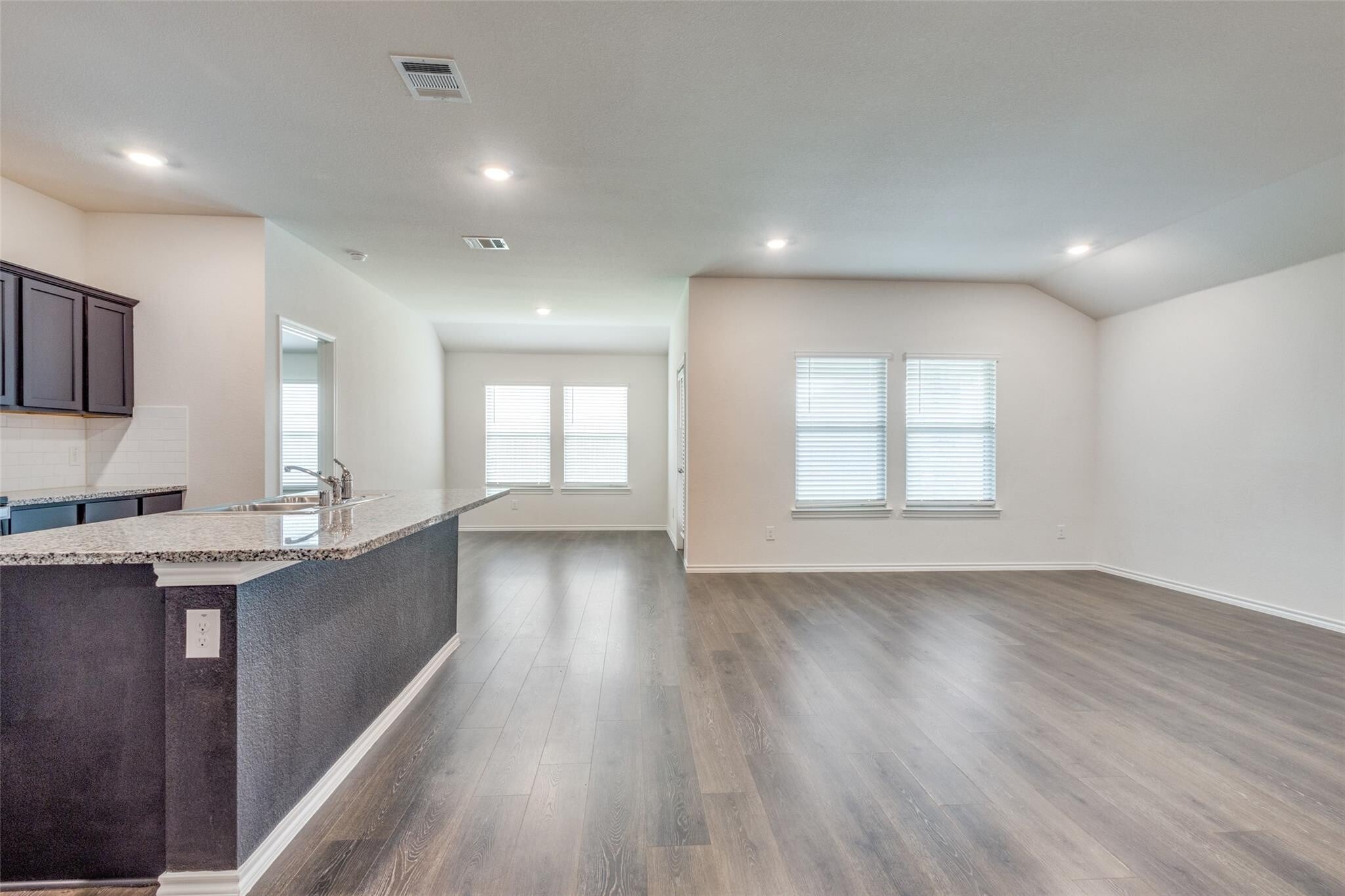 Building Photo - 111 Barbara Ln