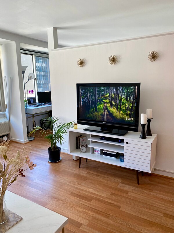 Building Photo - 211 E Ohio St