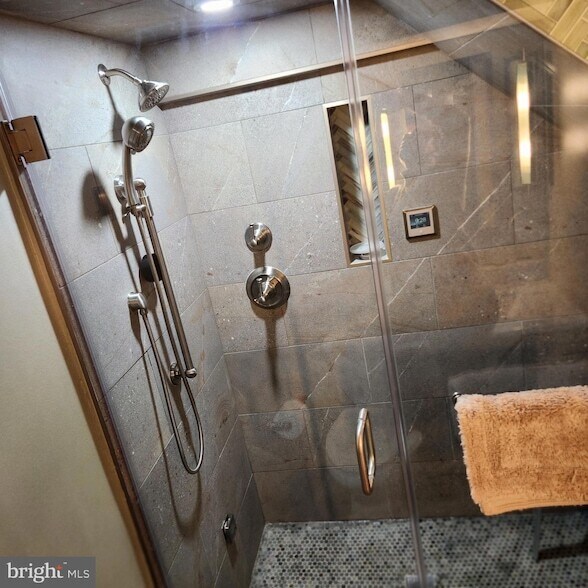 Building Photo - 4303 13th Pl NE