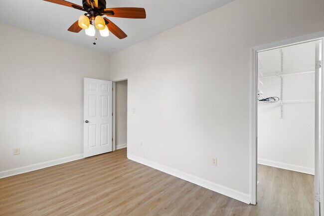 Building Photo - 2005 Lynch St