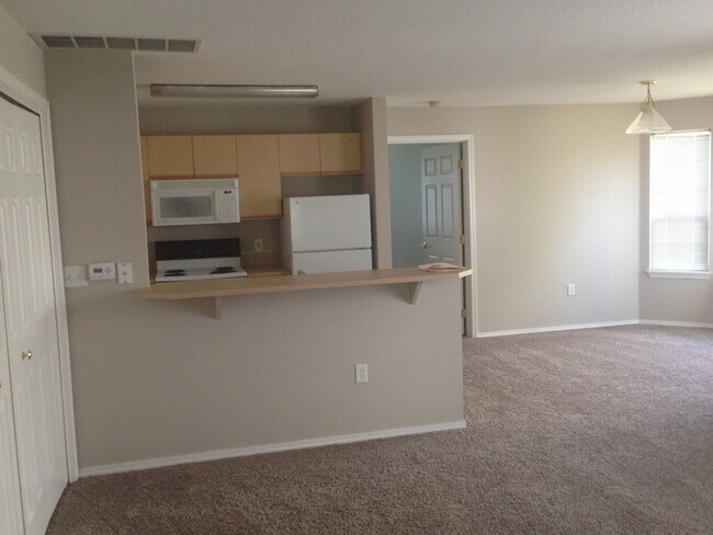Building Photo - 121 N Avenger Ln