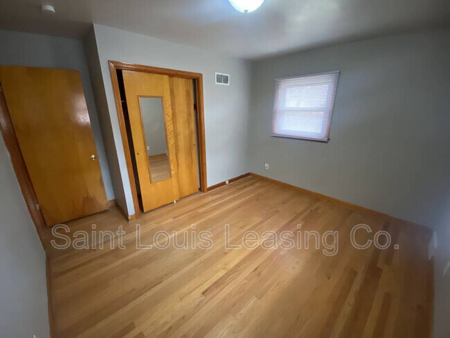 Building Photo - 50 St Edward Ln