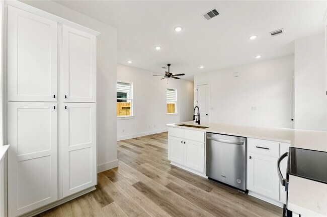 Building Photo - 8506 Wileyvale Rd