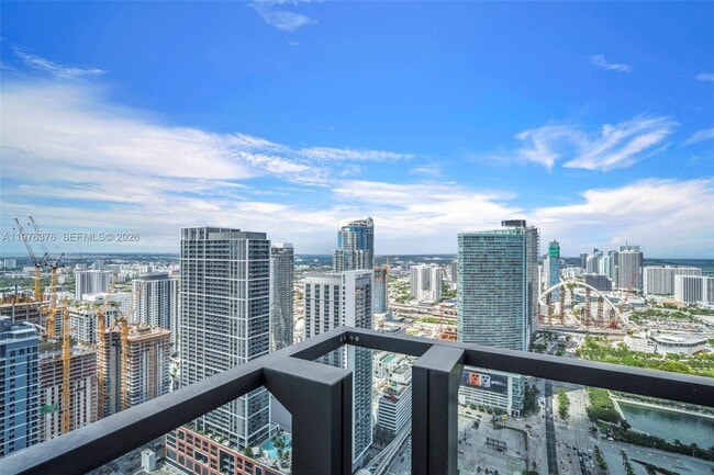 Building Photo - 398 NE 5th St