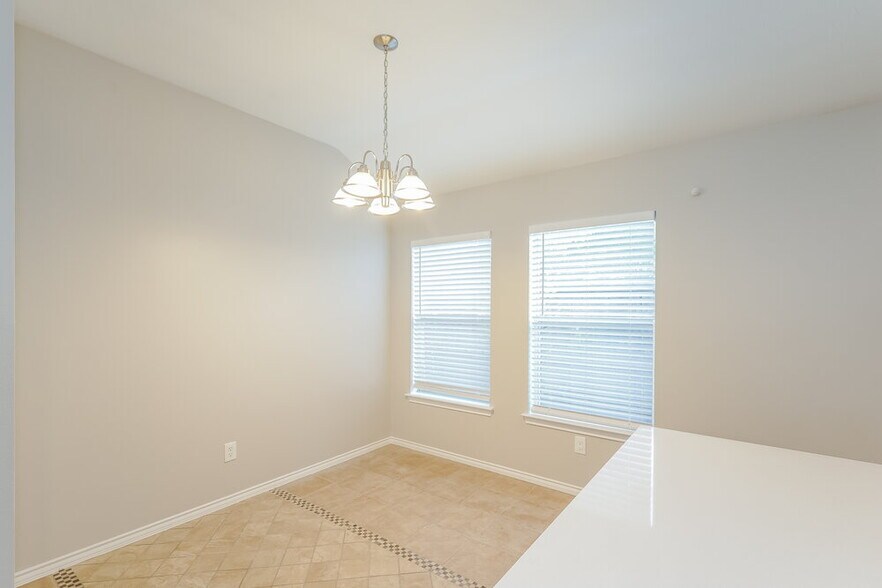 Building Photo - 3830 Lake Ballinger Ln