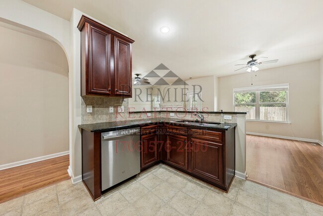 Building Photo - 306 Irish Ln