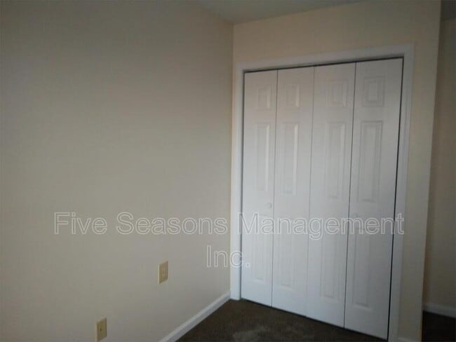 Building Photo - 107 Hildred Dr