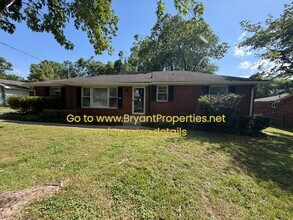 Building Photo - 720 Robert Burns Dr